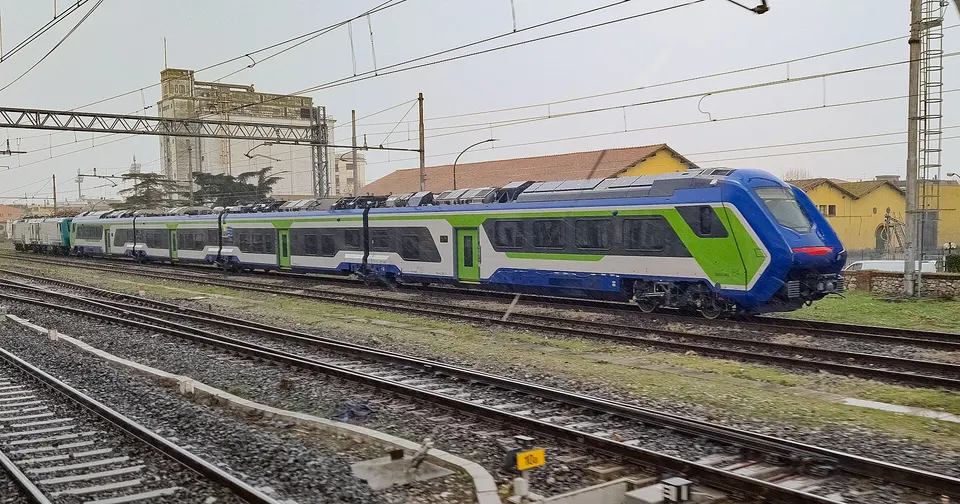 Treno HTR.412 "Blues" in sosta a Grosseto in attesa di riprendere le corse prova di certificazione.